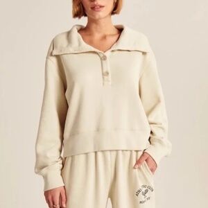 \Abercrombie & Fitch Drama Wedge Henley